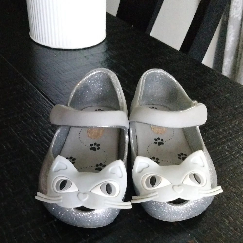 Mini Melissa Glittery Silver Cat Face Shoes